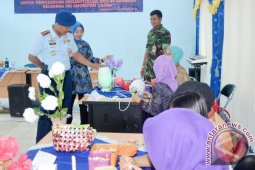 Kreatifitas Daur Ulang Para Ibu Lanud