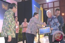 Kaltim dan 6 Daerah Terima Penghargaan Pemerintah