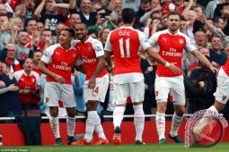 Arsenal Permalukan MU di Emirates