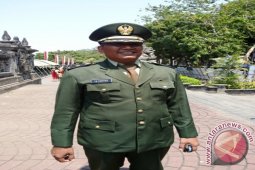 Kodam Udayana Anugerahkan Tanda Jasa Prajurit