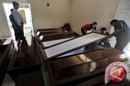 Jenazah Korban Aviastar Tiba di RS Bhayangkara