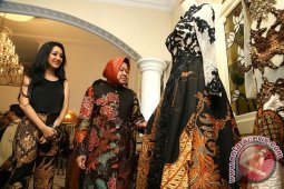 Rismaharini Temui Desainer Kelas Dunia Asal Surabaya