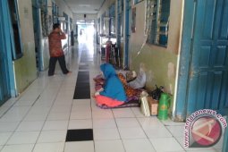 PASIEN DI LORONG RUMAH SAKIT