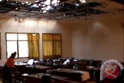 Sebuah Gedung Universitas Merdeka Madiun Terbakar
