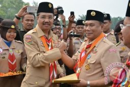Bupati Terima Anugerah Lencana Melati Pramuka