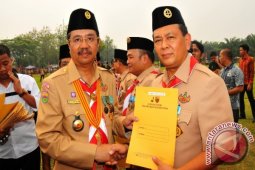 Pj. Bupati Sergai Terima Lencana Pancawarsa Pramuka