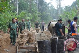 BUPATI TINJAU TMMD