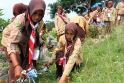 Pramuka Latih Mental Gotong-royong