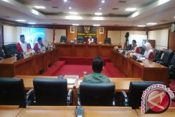 Usai Diperiksa MKD, Mustofa Enggan Berkomentar