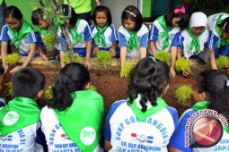 Mahasiswa baru UNS wajib tanam lima pohon