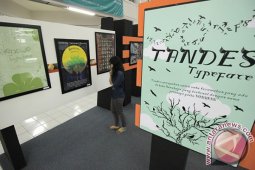 Pameran Poster Typeface Petra