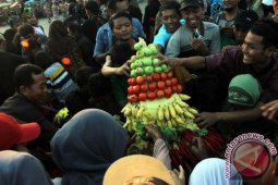 Purak Tumpeng Gerebek Suro Ponrogo