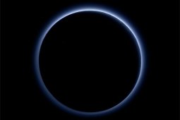 Siapa yang Mengira ada Air di Pluto