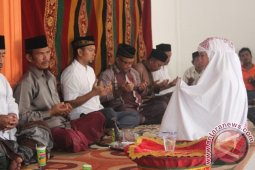 Gadis Medan Masuk Islam