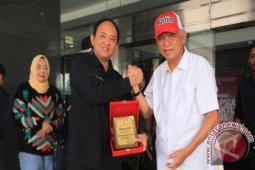 Gubernur Lepas Rombongan Bakti Sosial ke Perbatasan