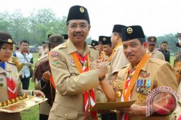 Pj Bupati Asahan Terima Penghargaan Lencana Melati