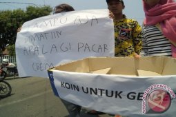 Mahasiswa Lakukan Pengumpulan Koin Untuk Beli Genset
