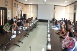 Sering Diteror, Warga Ngadu Ke Komisi I