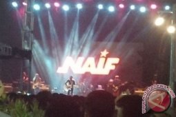 NAIF Ajak Retropolis Nyanyikan "Posessif" Versi Jawa