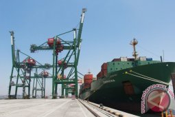 Terminal Teluk Lamong Lakukan Pelayanan Perdana Curah Kering