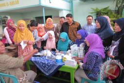 Semen Indonesia Beri Pengobatan Gratis 1.785 Orang
