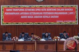 Wali Kota Bontang Sampaikan LKPj 2011-2016