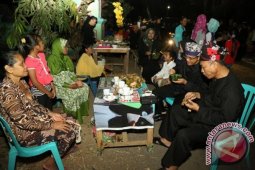 Asyiknya Ngopi Gratis dalam 10.000 Cangkir di Banyuwangi