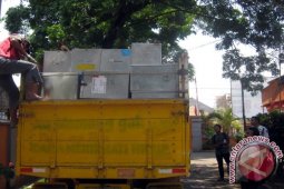 KPU Jember Mulai Distribusikan Kotak-Bilik Suara
