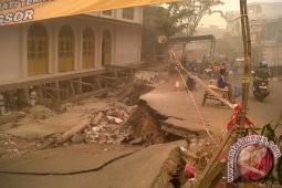 PU Gunakan Dana APBD Perbaiki Jalan Longsor