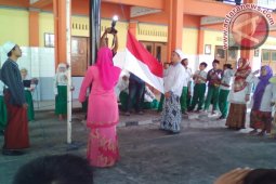 Apel Bersarung