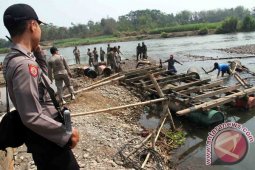 Polisi Blitar Larang Penambangan di Kali Putih
