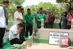 Whisnu Ziarah ke Makam Pencipta Lambang NU
