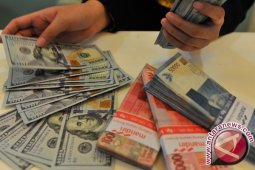 Rupiah menguat menjadi Rp13.638 per dolar
