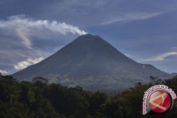 Gunung Barujari Meletus