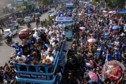 Pawai Bobotoh Macetkan Bandung
