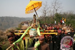 Ritual Sesaji Gunung Kelud