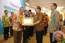 Kabupaten Gresik Raih Investasi Terbaik Jatim 2015