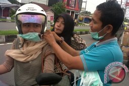 KPKB Bagikan Masker Kepada Warga di Aceh Barat