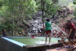MANFAATKAN AIR PEGUNUNGAN TAHURA
