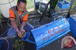 Pemkab Bangka Barat Salurkan Alat Pengolahan Biogas