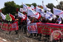 UMK Surabaya 2016 Diperkirakan Mencapai Rp3 Juta