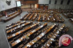 Hampir 10 Jam Paripurna, DPR Belum Putuskan APBN
