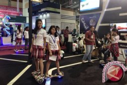 Menjajal Teknologi Kendaraan Ramah Lingkungan di Indocomtech