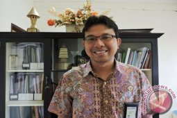 Profil - Astawa: Biasa Terima Cacian Demi Mengurusi Listrik