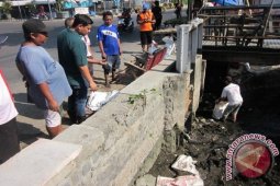 Wali Kota Ajak Masyarakat Peduli Kebersihan Lingkungan