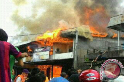 Enam Ruko Ludes di Bodok