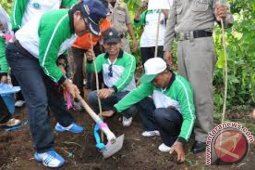 Dishutbun Banten Ajak Masyarakat Gemar Menanam Pohon