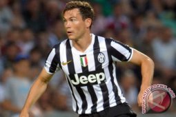 Lichtsteiner Kembali ke Skuad Juventus