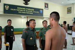 Kasdam XII/Tpr Pimpin Parade Calon Tamtama