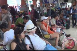 Terminal Ubung Denpasar Dipadati Penumpang